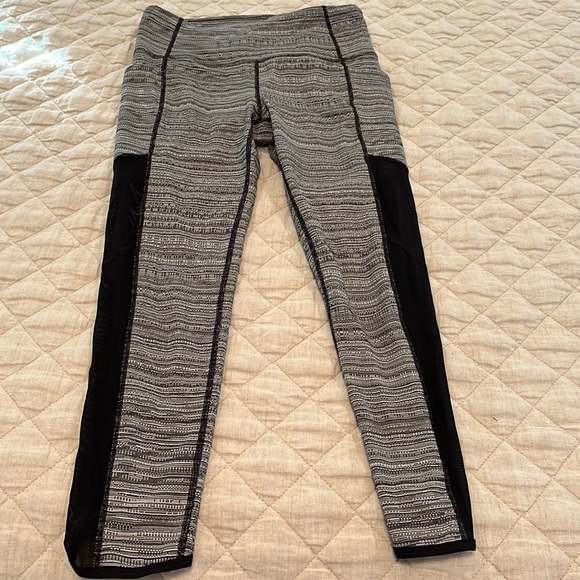 Athleta 7/8 capris - Picture 1 of 2